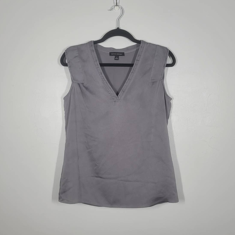 Banana Republic Poppy Tank Top Size S V-Neck Sleeveless Pullover Luxe Gray